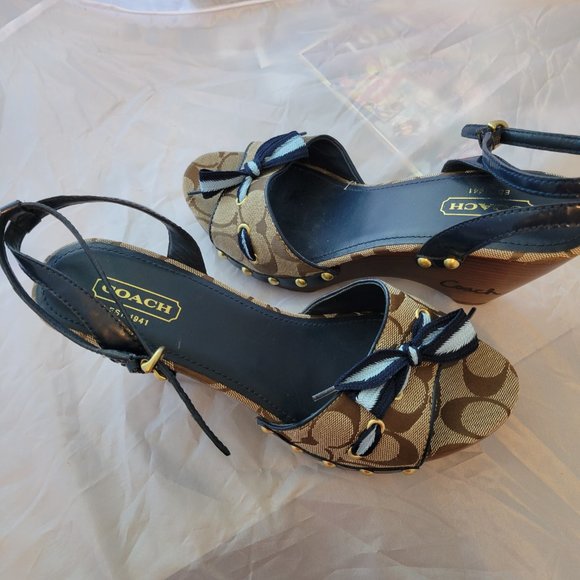 Coach Betsey Signature Blue Wooden Sandal - Picture 4 of 7